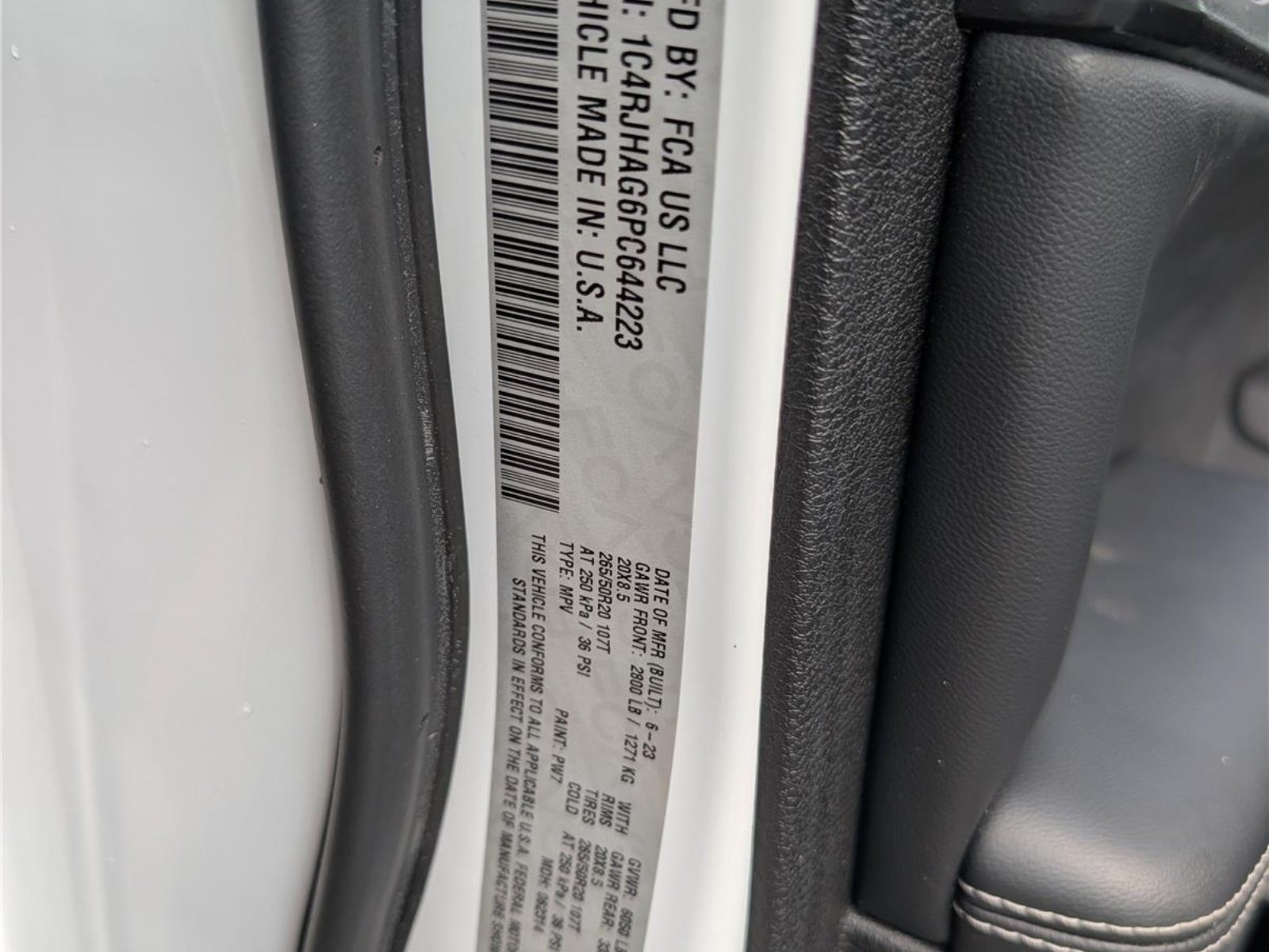 Used 2023 Jeep Grand Cherokee Altitude AWD/4WD image 16