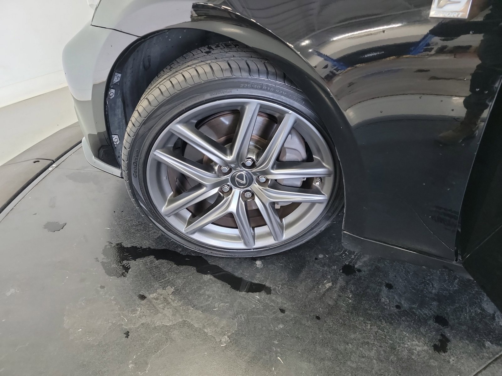 Used 2016 Lexus IS 200t w/ F Sport Package RWD image 30