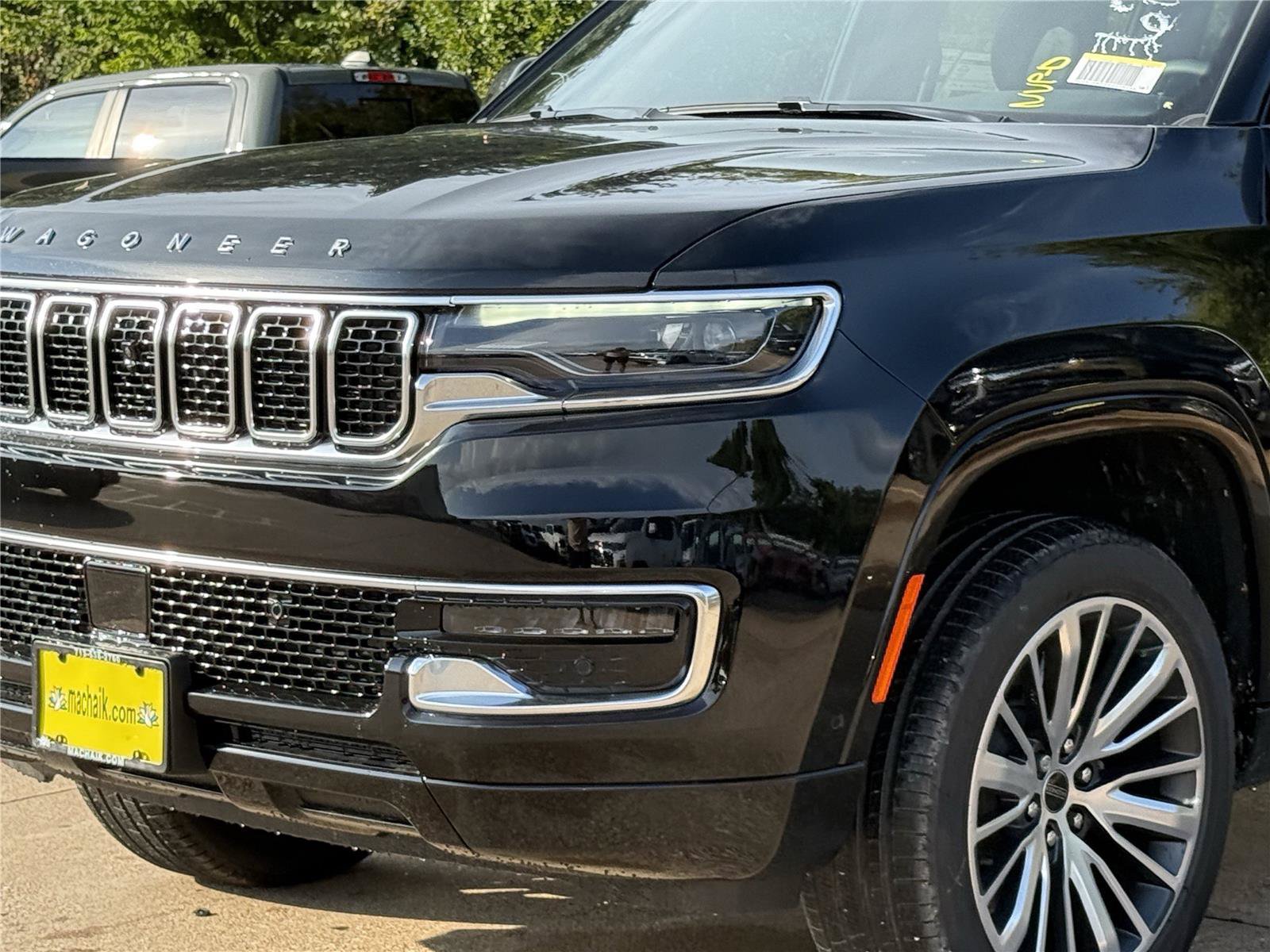 New 2025 Jeep Wagoneer L Series II AWD/4WD image 8