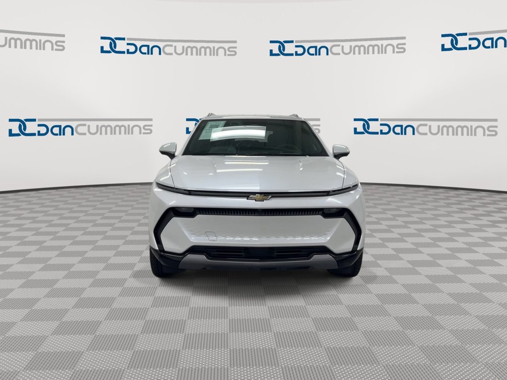 Used 2024 Chevrolet Equinox EV LT FWD image 3
