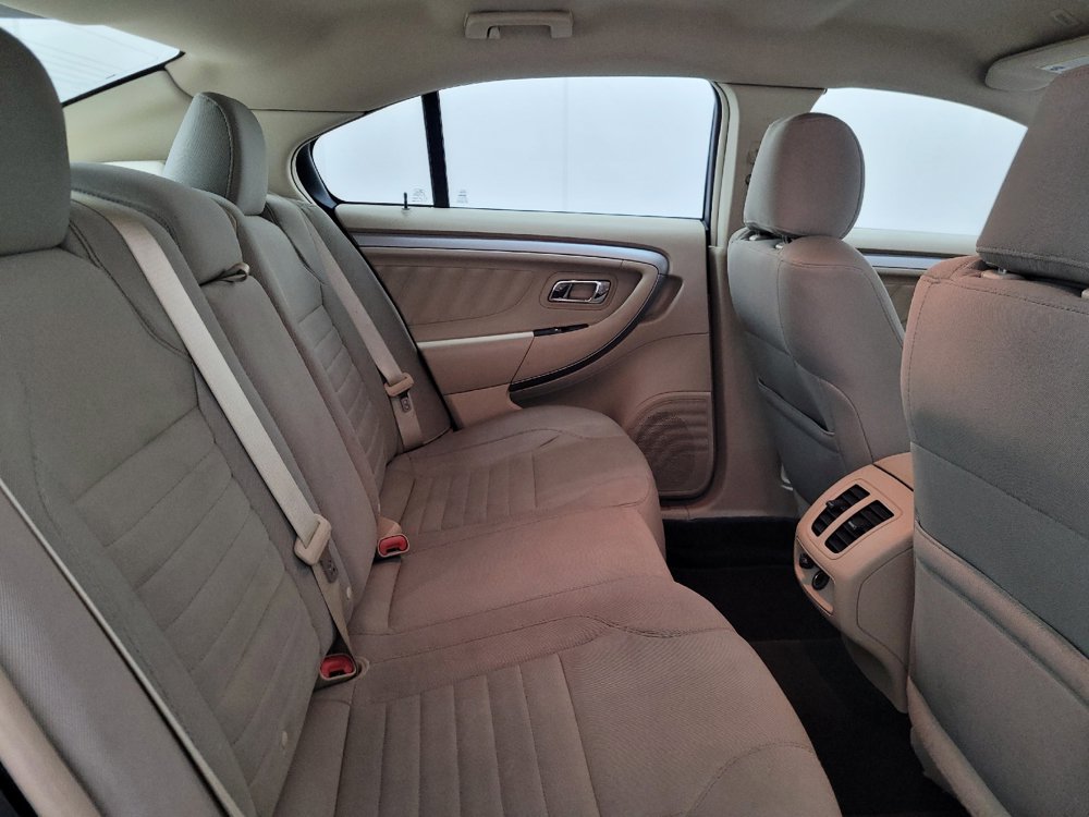 Used 2017 Ford Taurus SE FWD image 19
