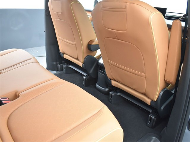 New 2025 Volkswagen ID. Buzz Pro S image 23