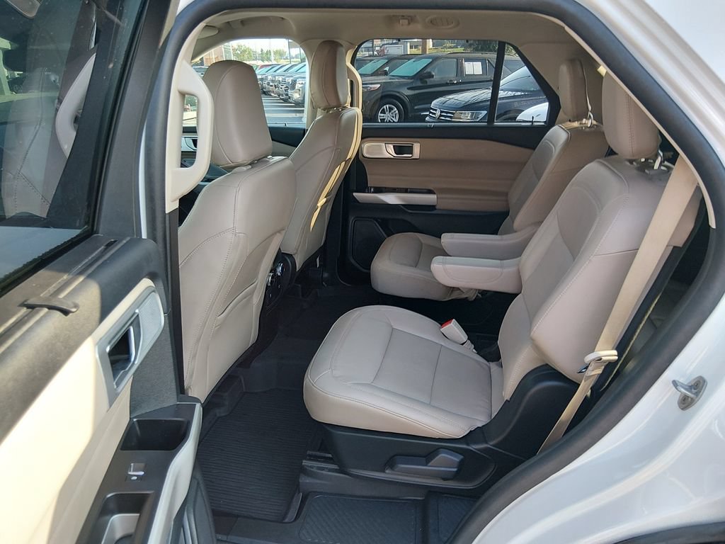 Used 2023 Ford Explorer Limited w/ Limited Technology Package RWD image 15