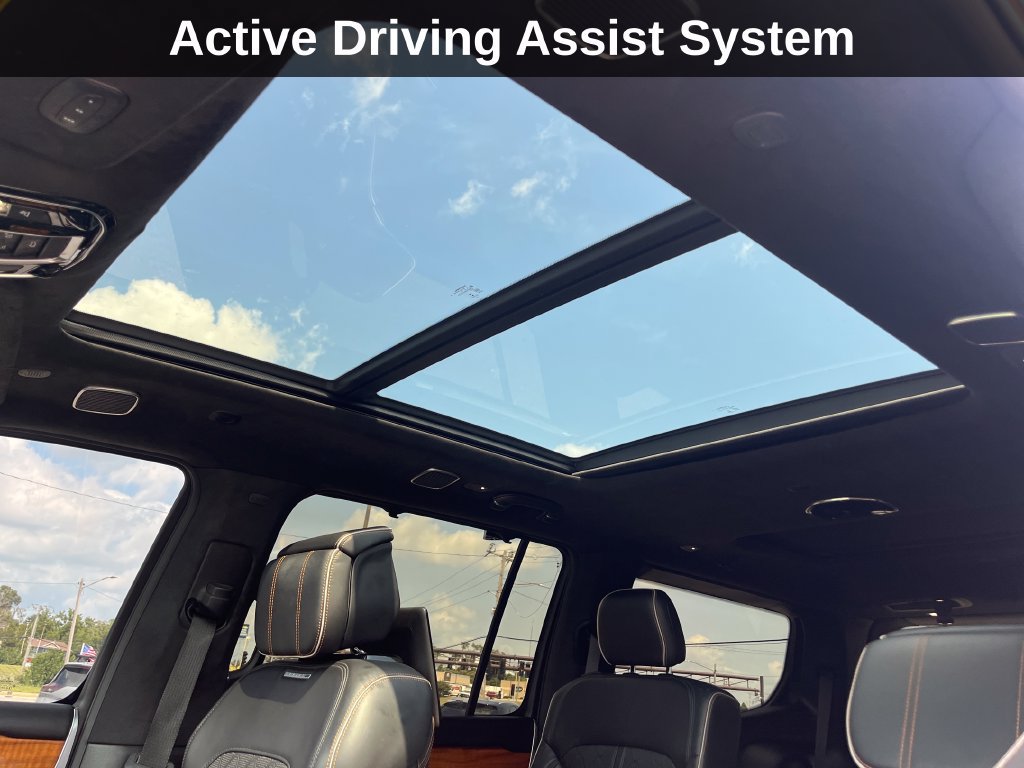 Used 2022 Jeep Grand Wagoneer Series III w/ Rear Seat Video Group 1 AWD/4WD image 30