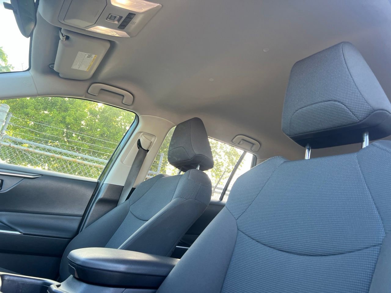 Used 2022 Toyota RAV4 LE AWD/4WD image 12