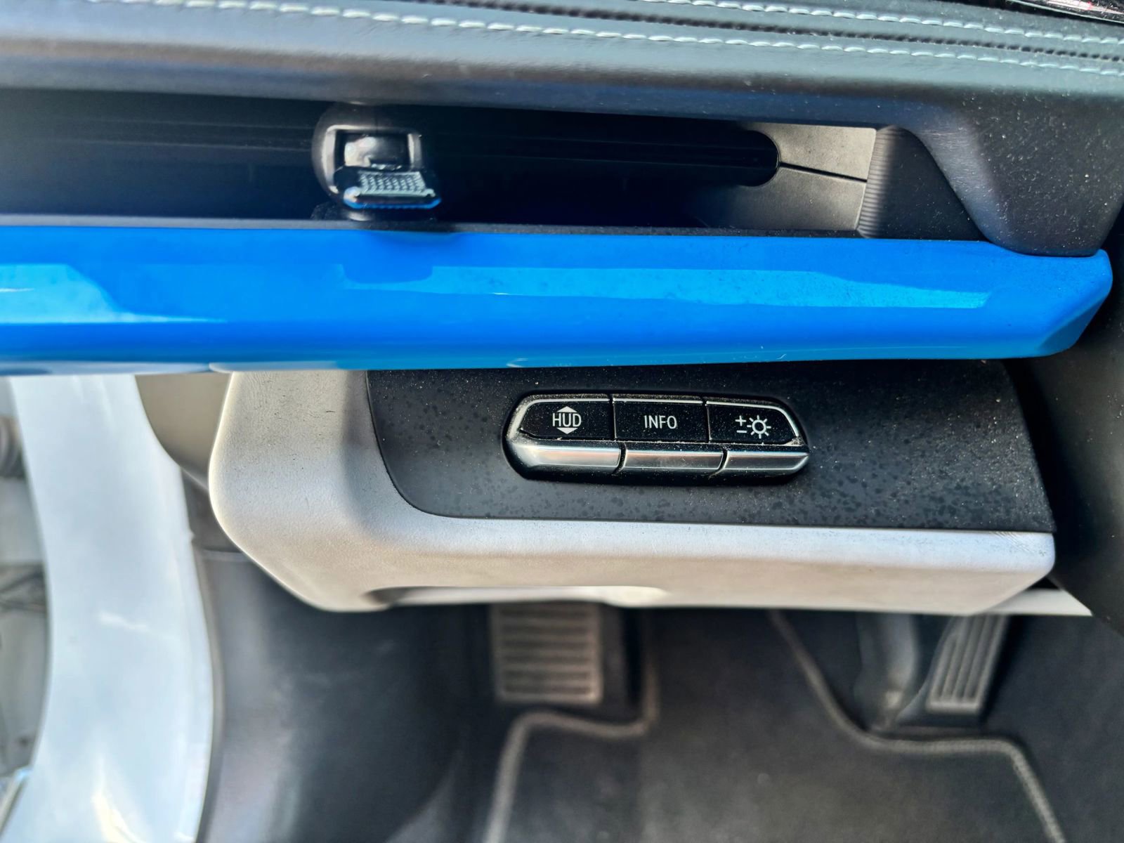 Used 2020 Chevrolet Corvette Stingray Premium Cpe w/ 3LT Preferred Equipment Group image 28