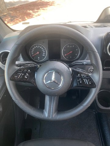 Used 2025 Mercedes-Benz Sprinter 2500 image 9