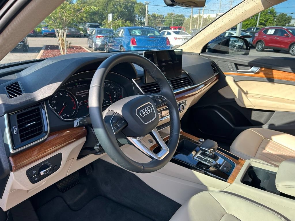 Used 2023 Audi Q5 2.0T Premium w/ Convenience Package AWD/4WD image 16