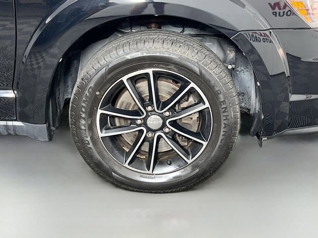 Used 2017 Dodge Journey SE w/ Flexible Seating Group FWD image 35