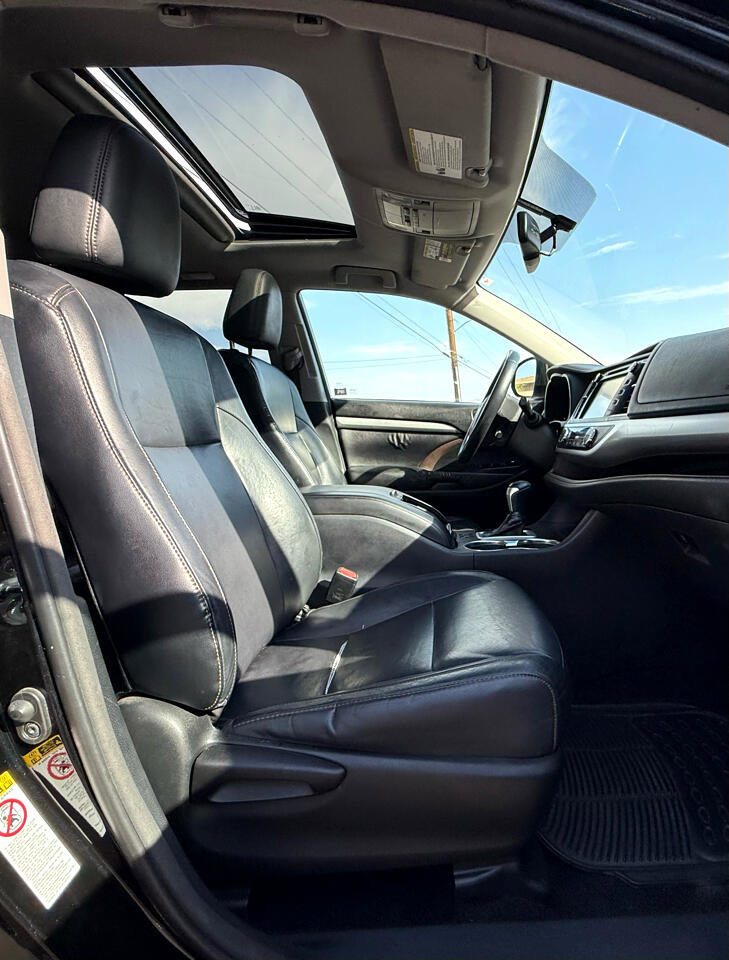 Used 2015 Toyota Highlander XLE image 11