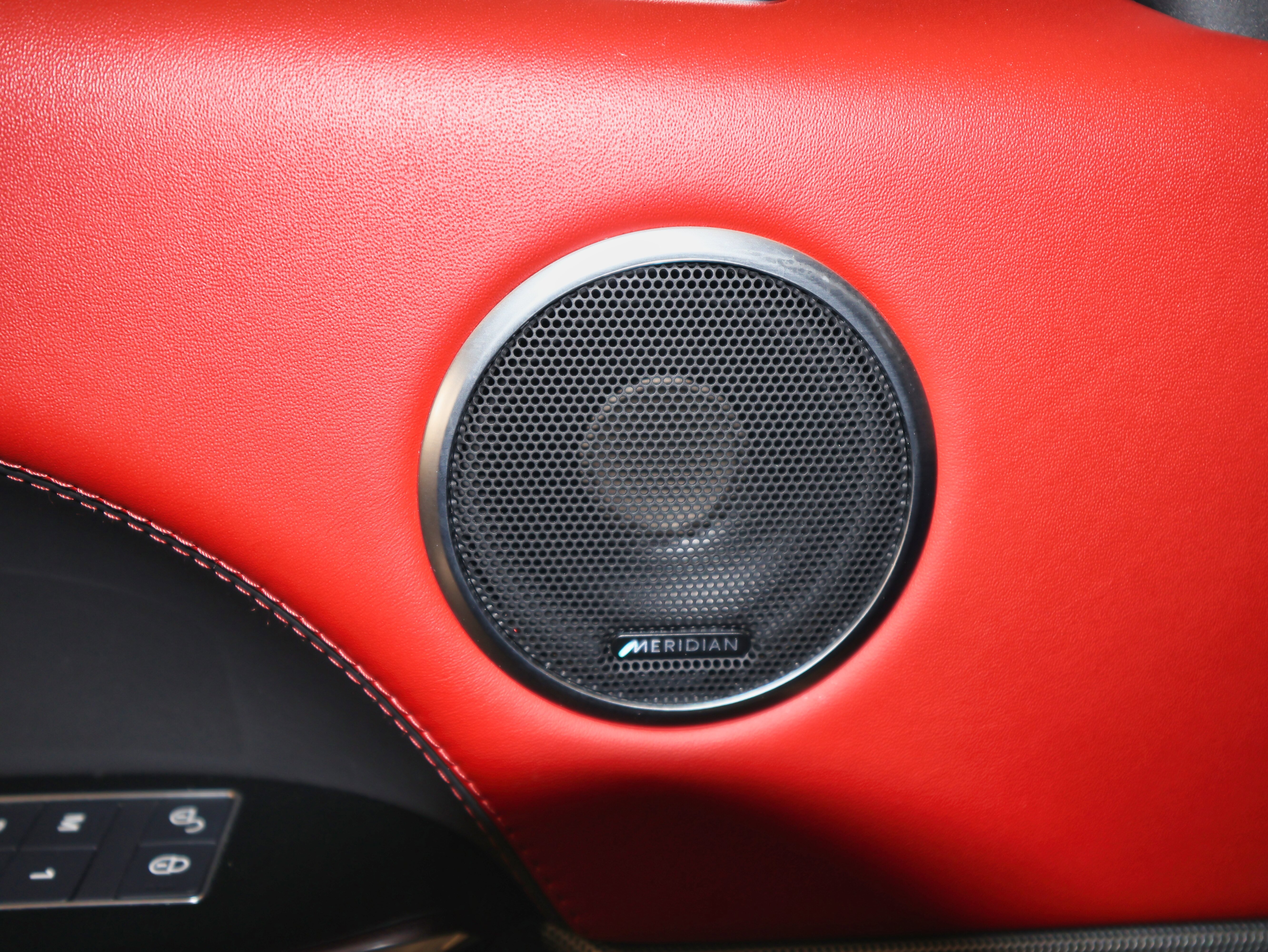 Used 2018 Land Rover Range Rover Sport HSE Dynamic image 18