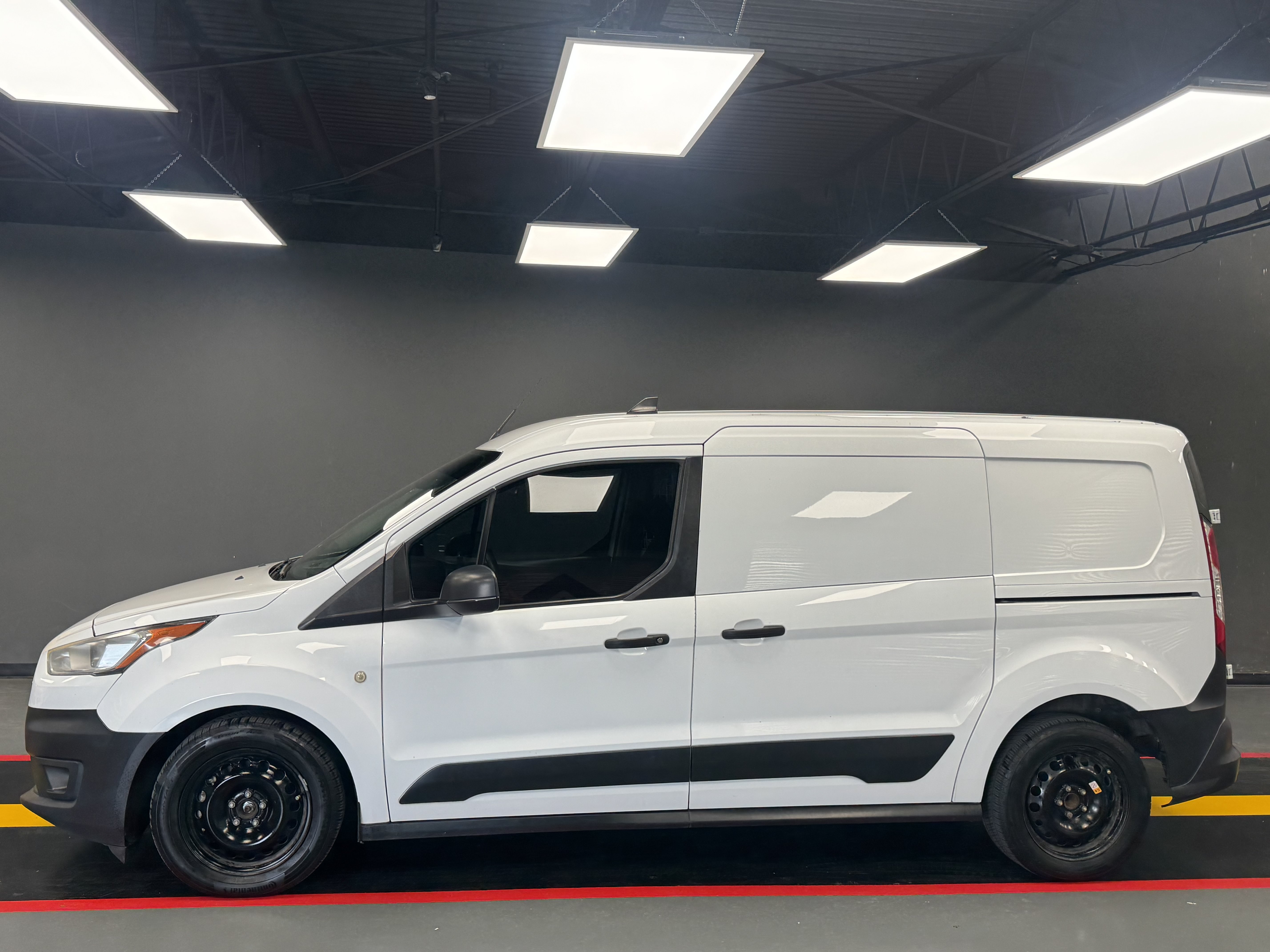 Used 2019 Ford Transit Connect XL FWD image 3