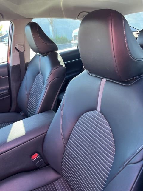 Used 2022 Toyota Camry SE image 11