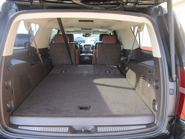 Used 2017 Chevrolet Suburban Premier AWD/4WD image 32