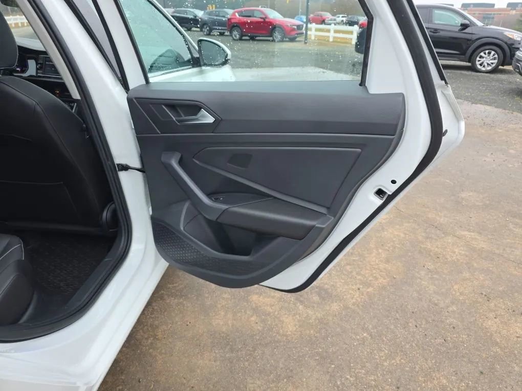 Used 2023 Volkswagen Jetta SE FWD image 41