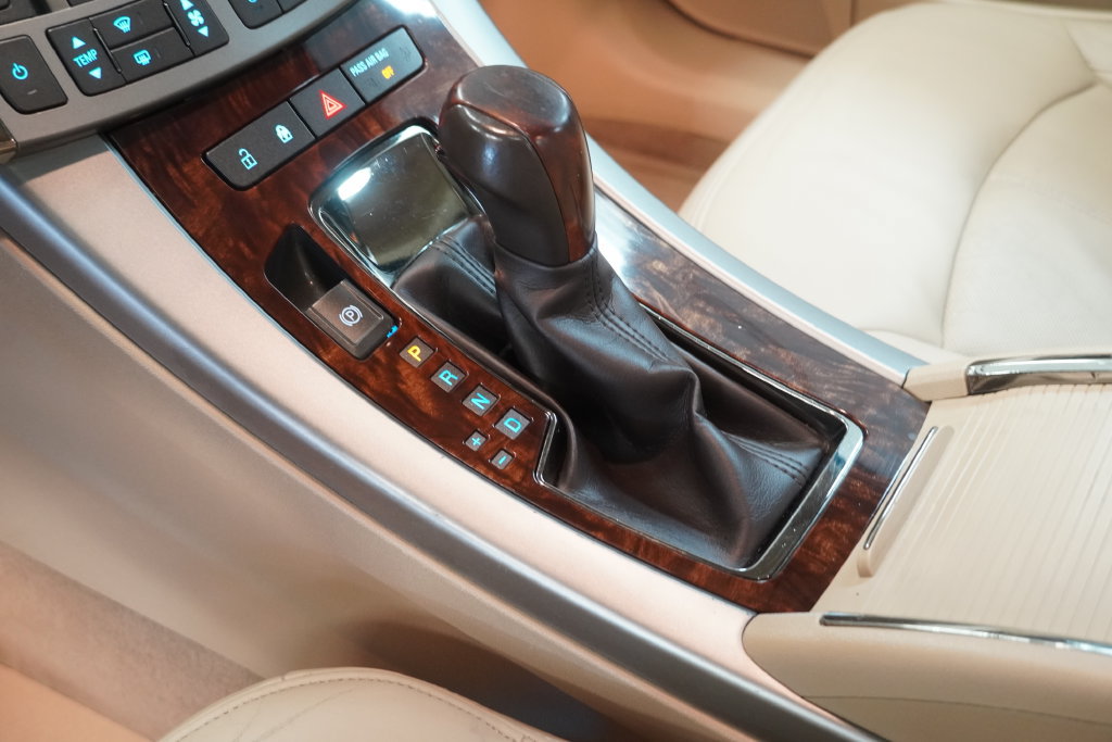 Used 2010 Buick LaCrosse CXS FWD image 23