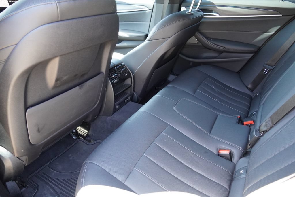 Used 2022 BMW 530e w/ Premium Package RWD image 18