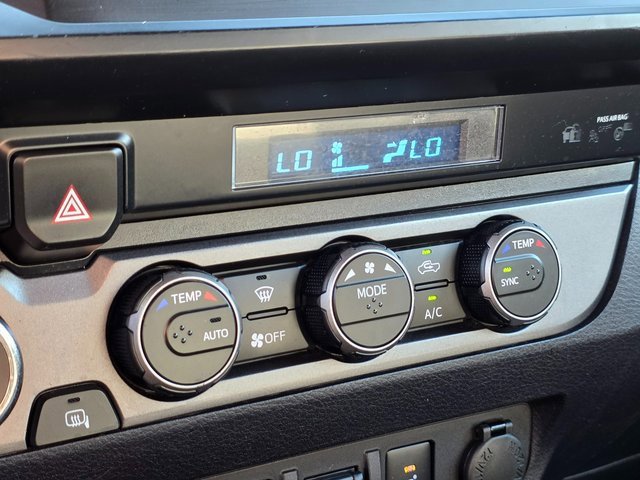 Used 2023 Toyota Tacoma TRD Off-Road image 30