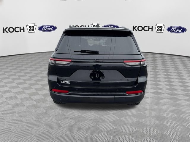 Used 2023 Jeep Grand Cherokee Altitude image 7