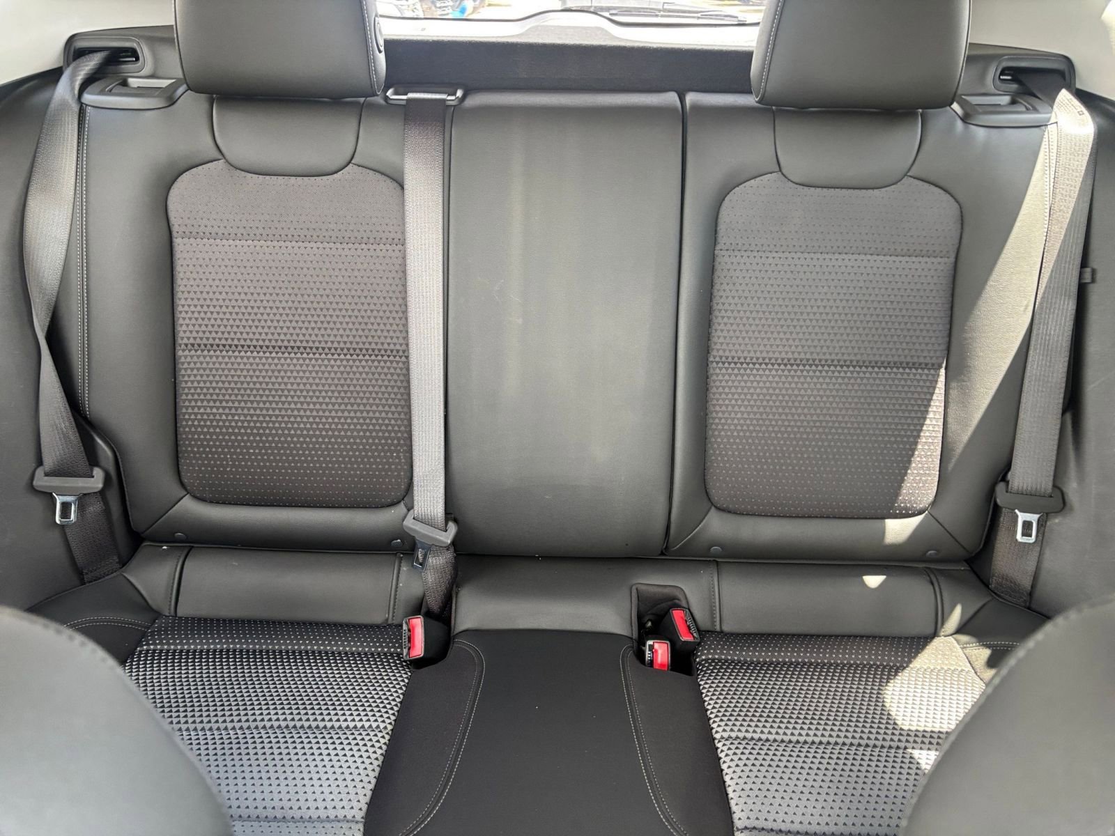 Used 2025 Chevrolet Trax LT FWD image 37
