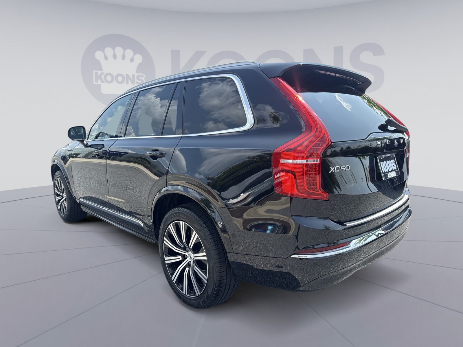 Used 2023 Volvo XC90 B6 Plus w/ Protection Package Premier AWD/4WD image 4