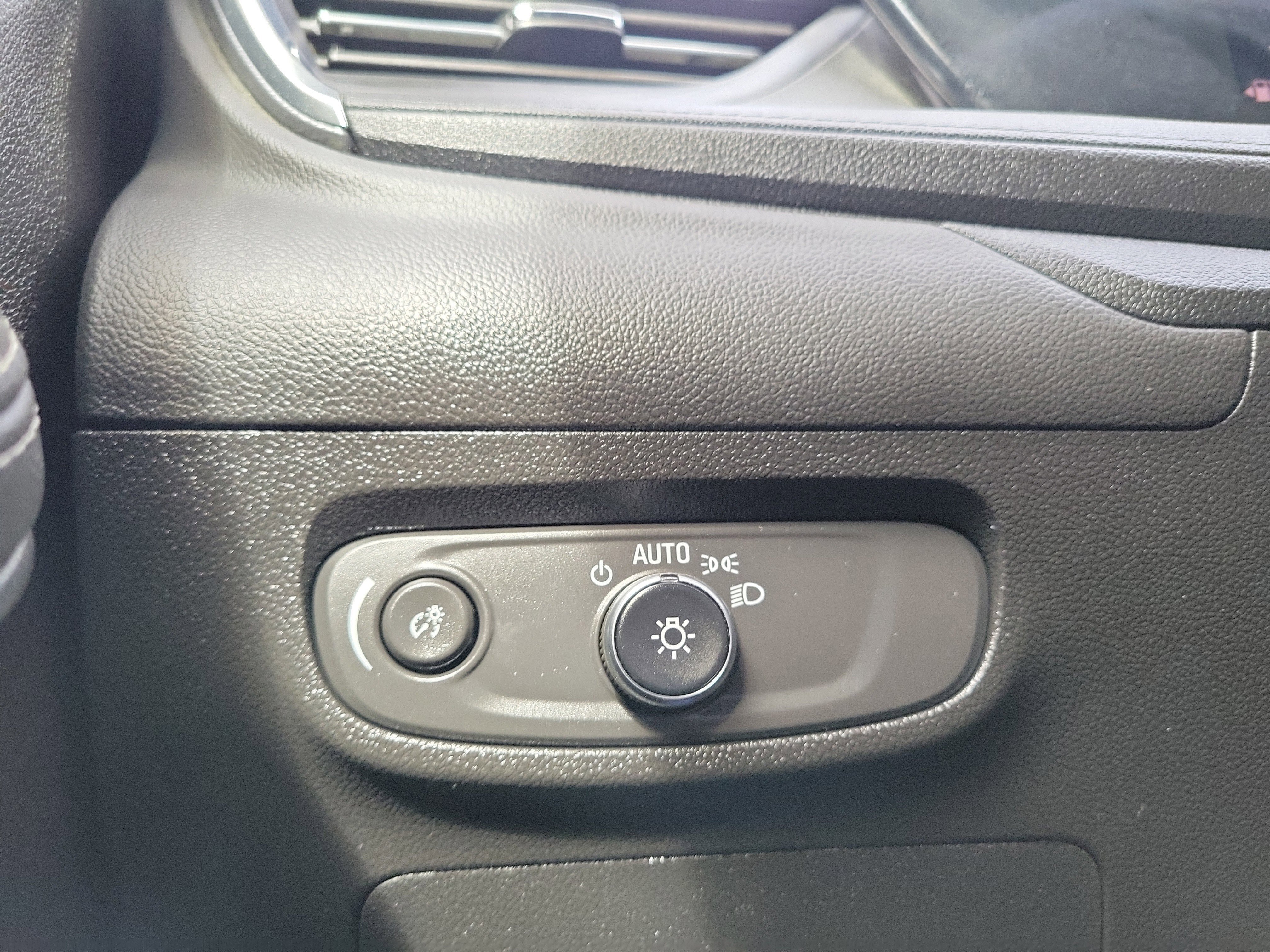 Used 2025 Buick Encore GX Preferred image 29