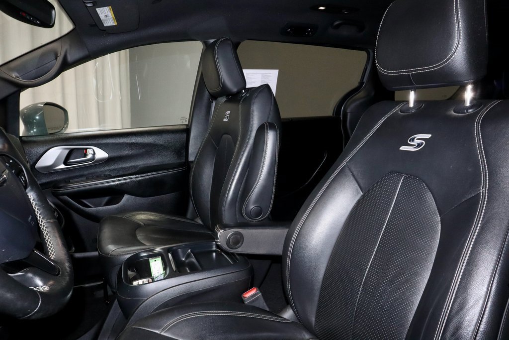 Used 2020 Chrysler Pacifica Touring-L w/ Advanced Safetytec Group image 26