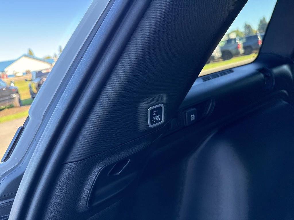 New 2025 Jeep Grand Cherokee Limited w/ Luxury Tech Group II image 10