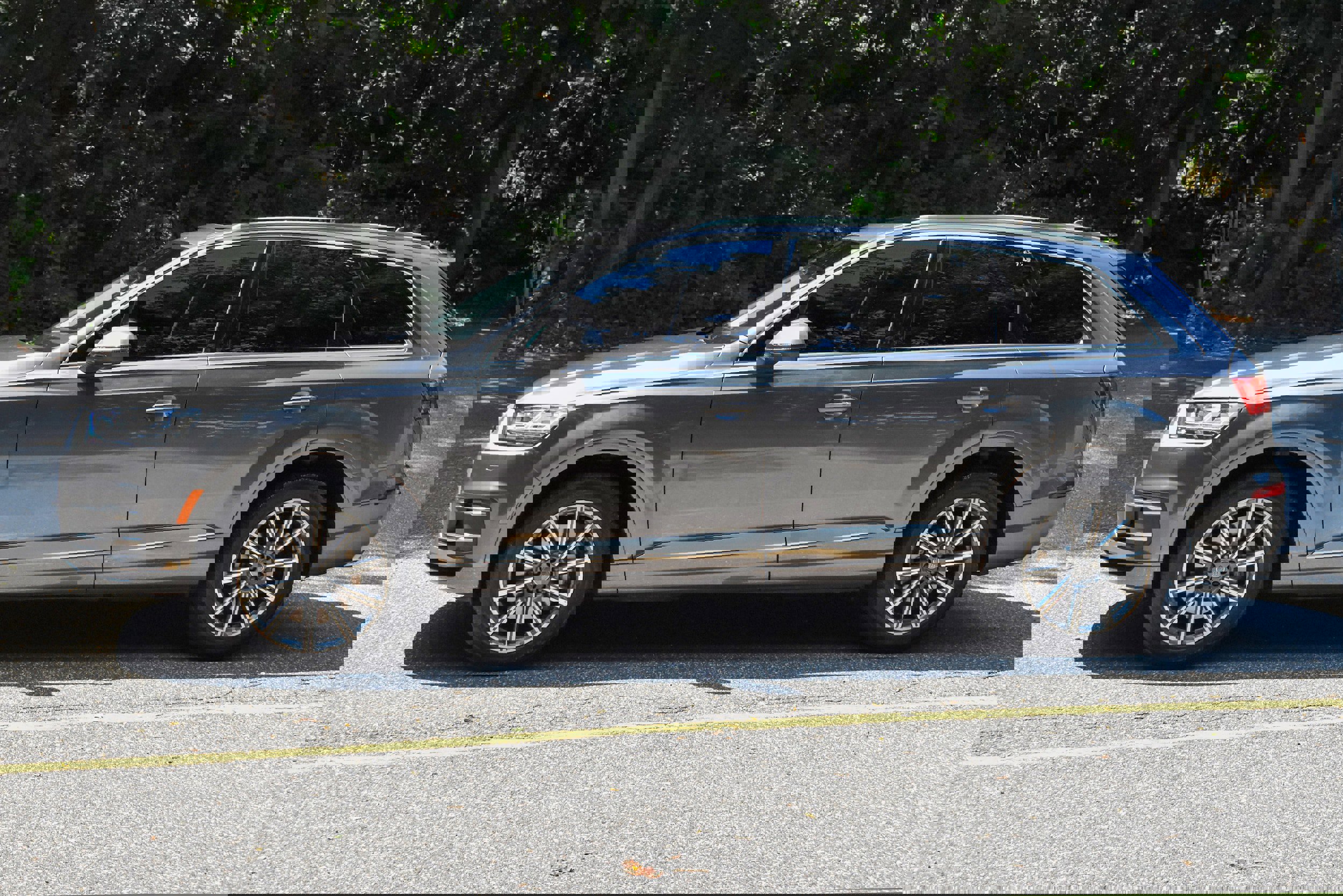 Used 2019 Audi Q7 3.0T Premium Plus w/ Premium Plus Package image 3