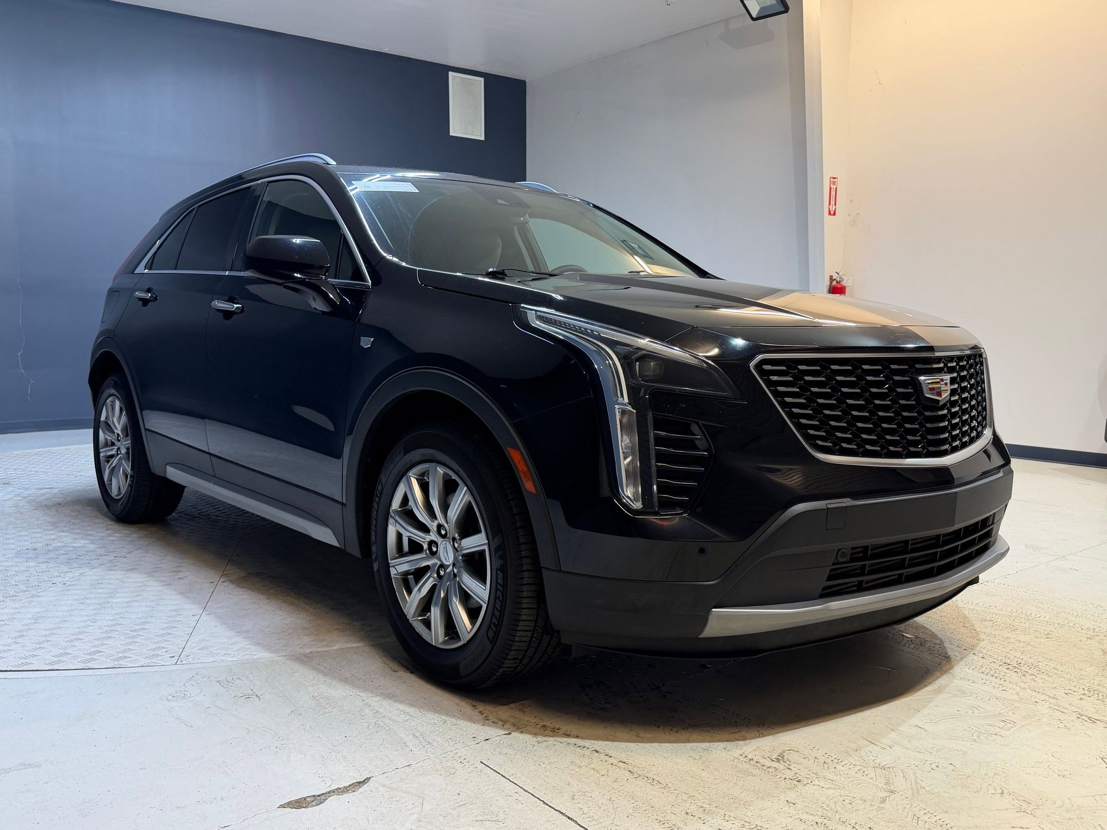 Used 2019 Cadillac XT4 Premium Luxury w/ Driver Awareness Package FWD image 7