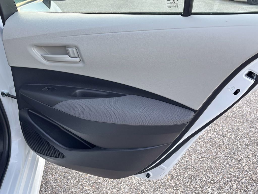 Used 2024 Toyota Corolla LE image 37