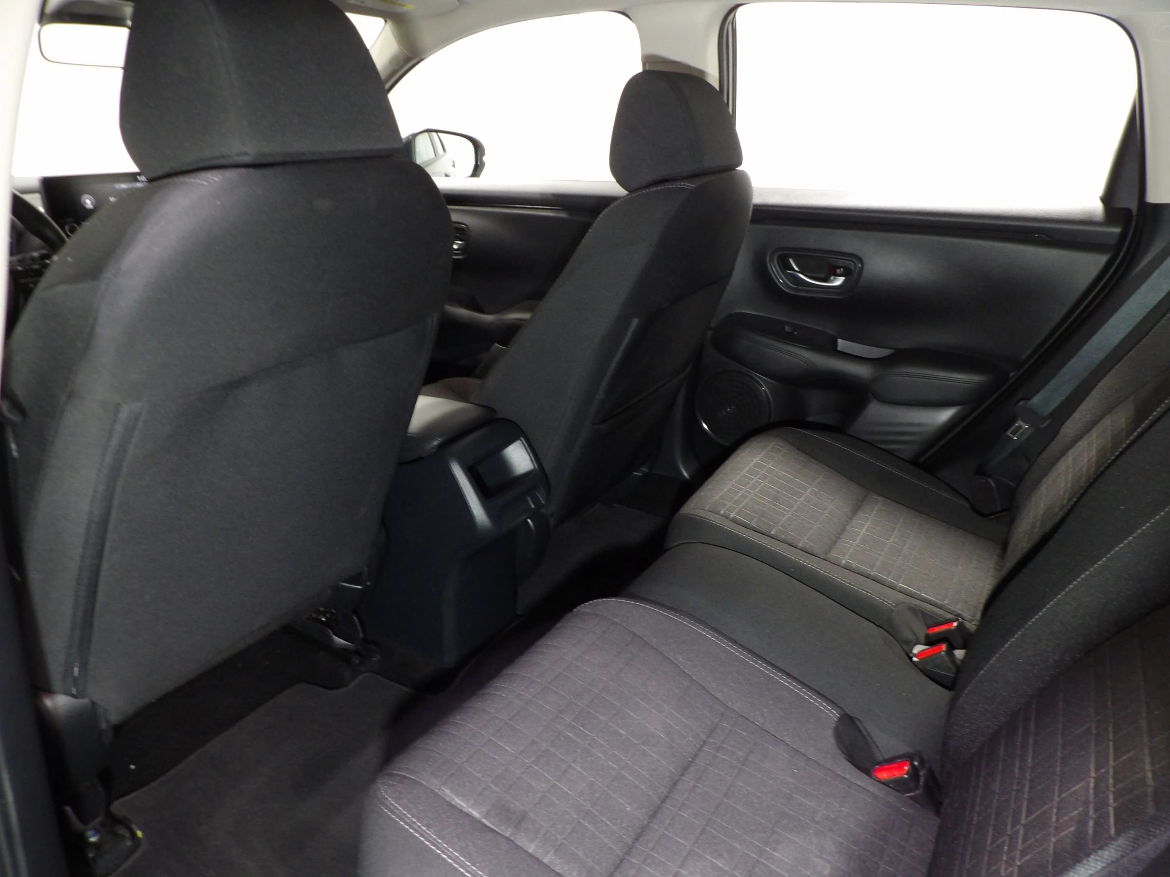 Used 2025 Honda HR-V LX image 10