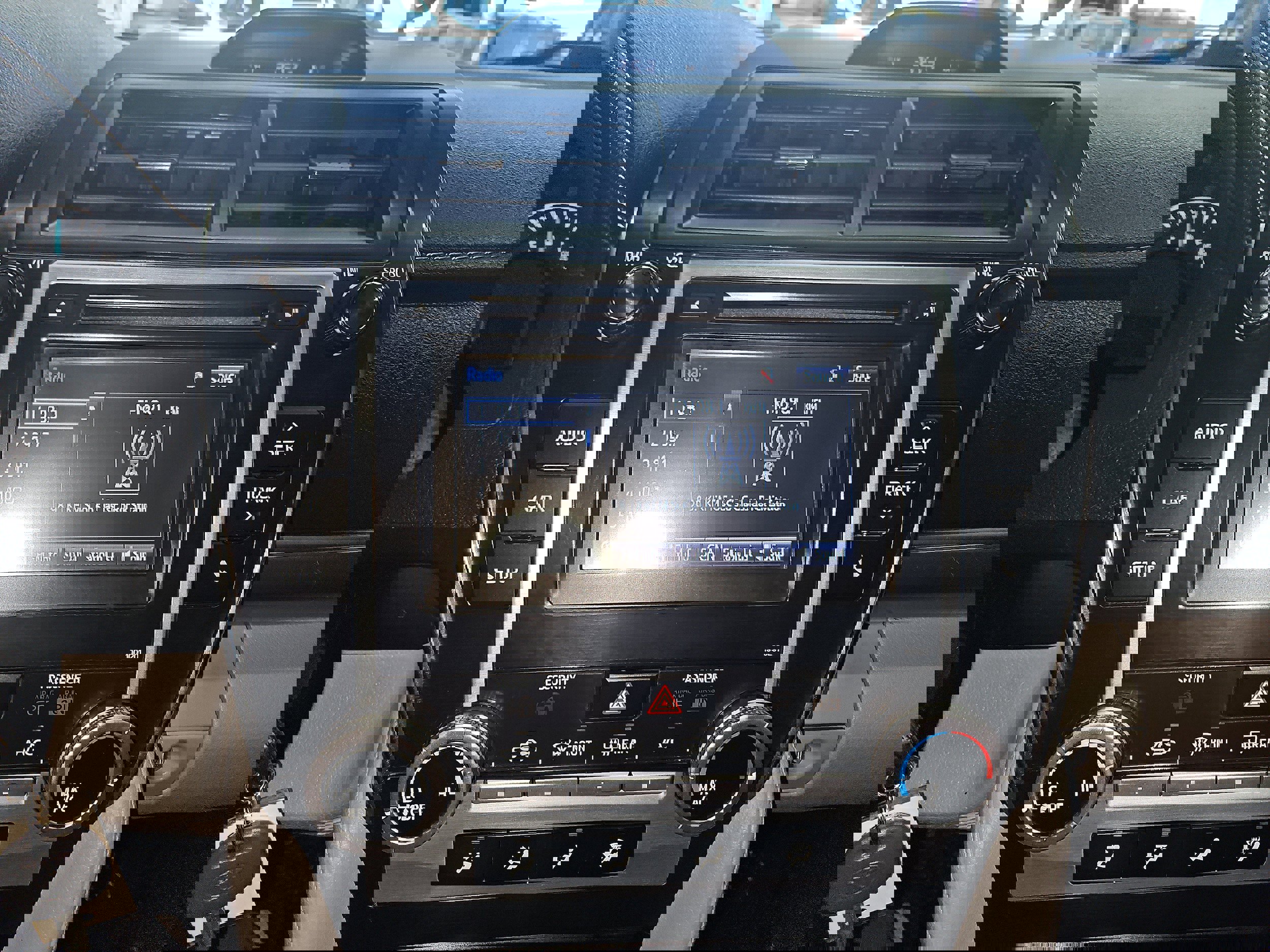 Used 2014 Toyota Camry LE image 13