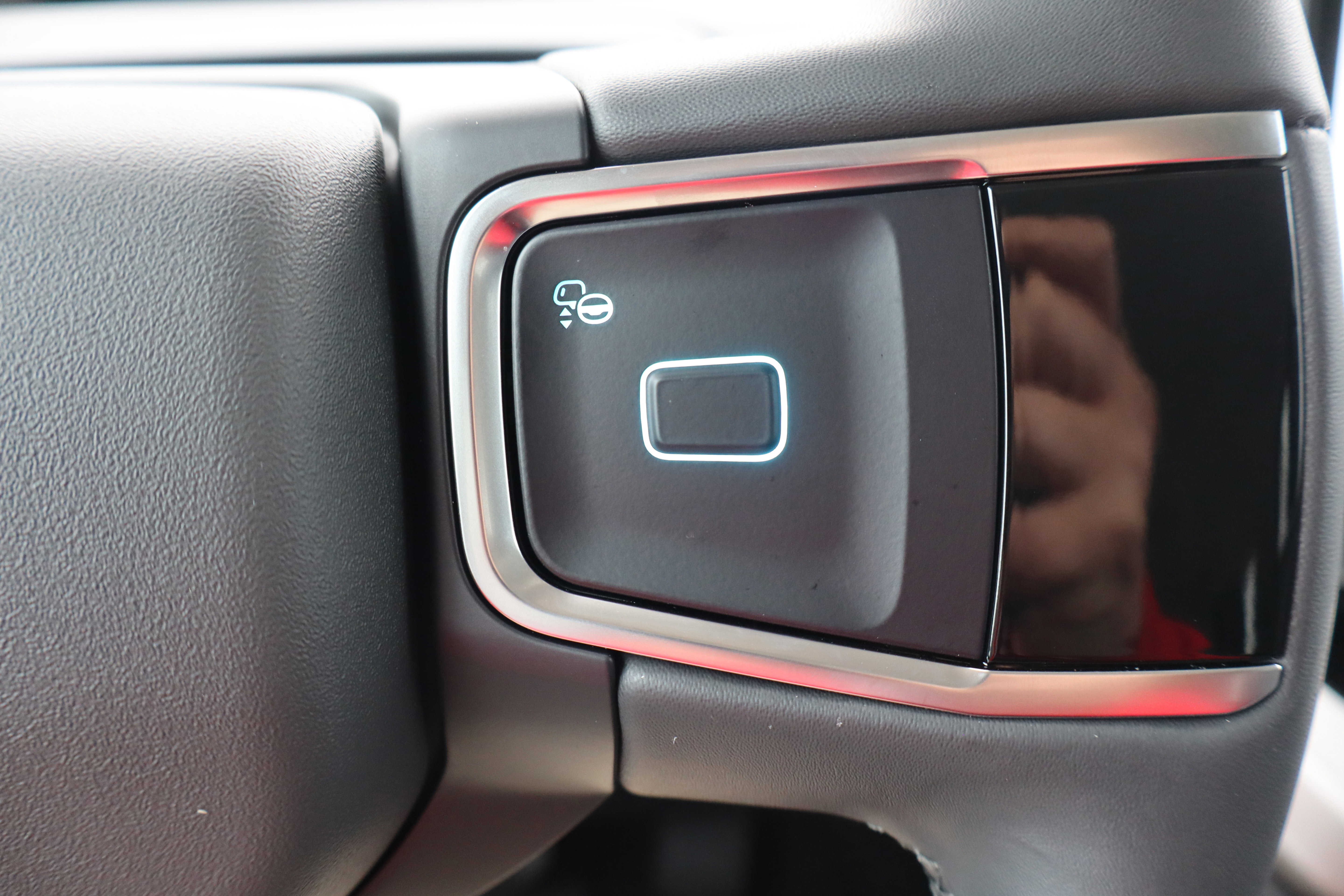 New 2025 Ford Expedition Active image 18