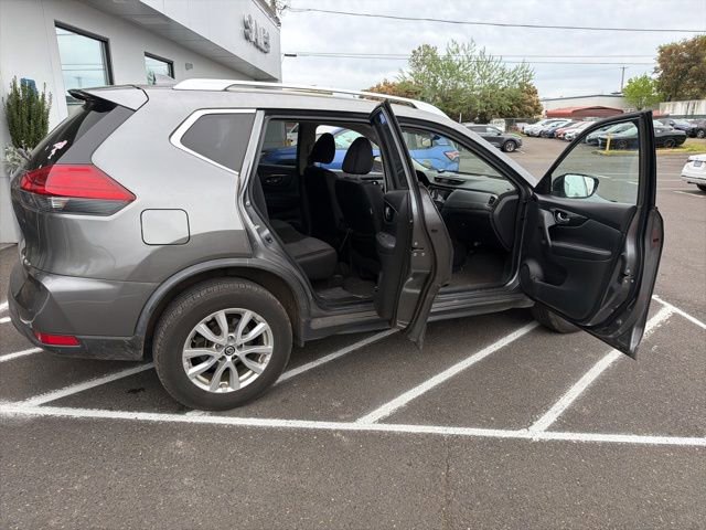 Used 2017 Nissan Rogue SV AWD/4WD image 10