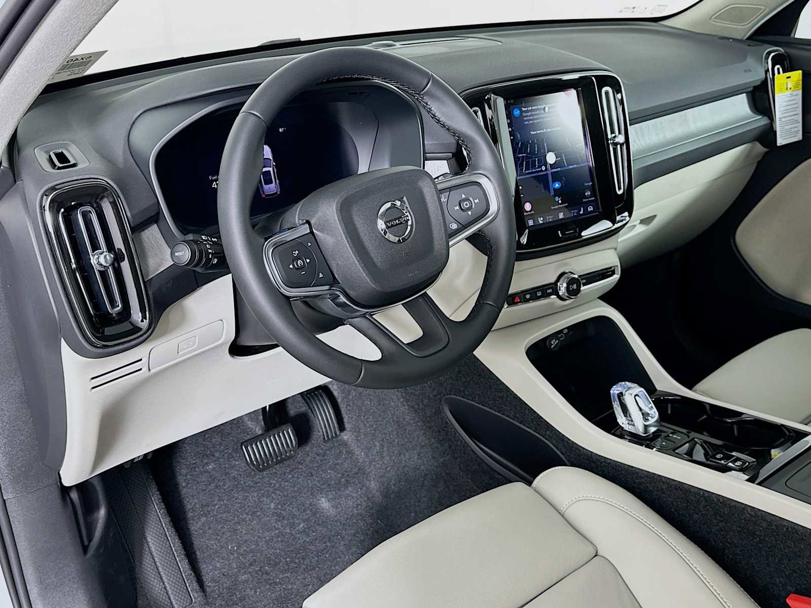 New 2026 Volvo XC40 B5 Plus w/ Protection Package Premier image 9