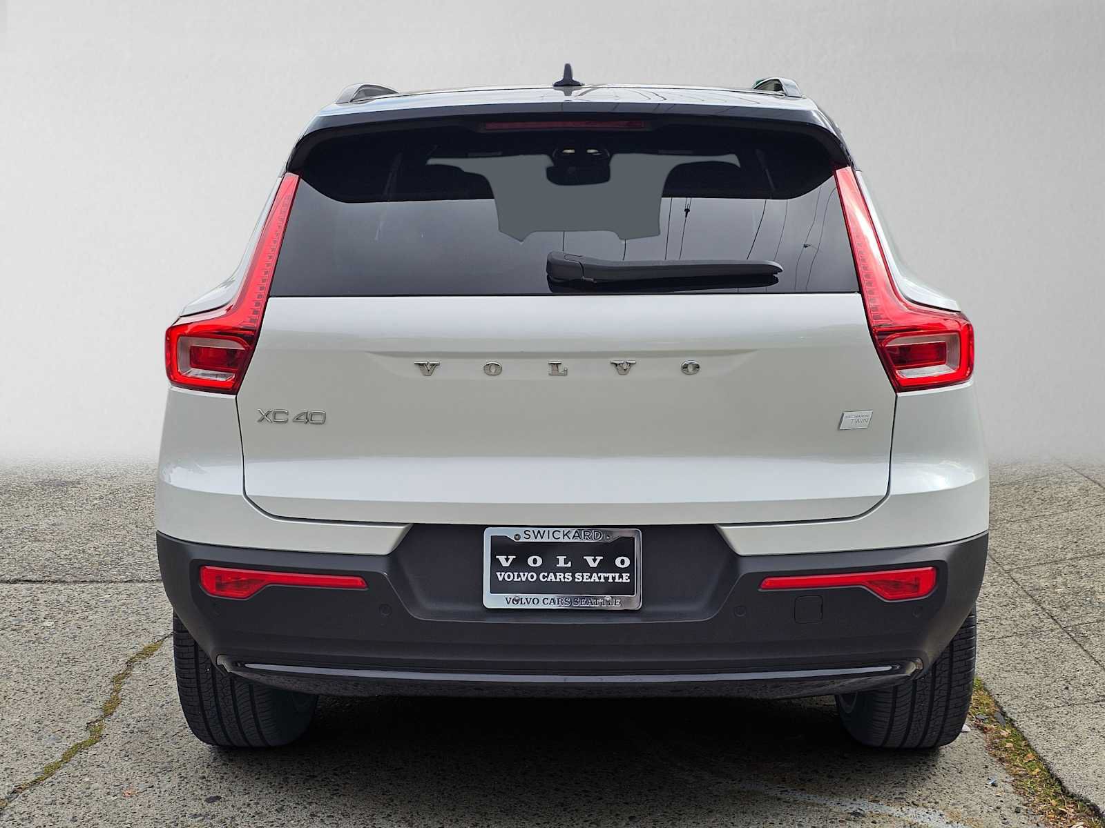 Used 2023 Volvo XC40 Recharge Ultimate AWD/4WD image 4