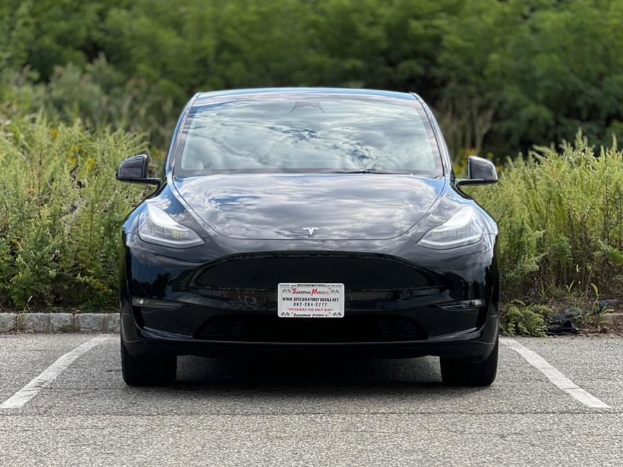 Used 2022 Tesla Model Y Long Range image 3