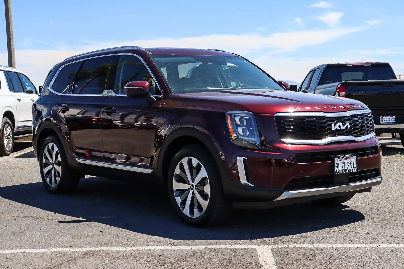 Used 2022 Kia Telluride EX w/ EX Premium Package image 3