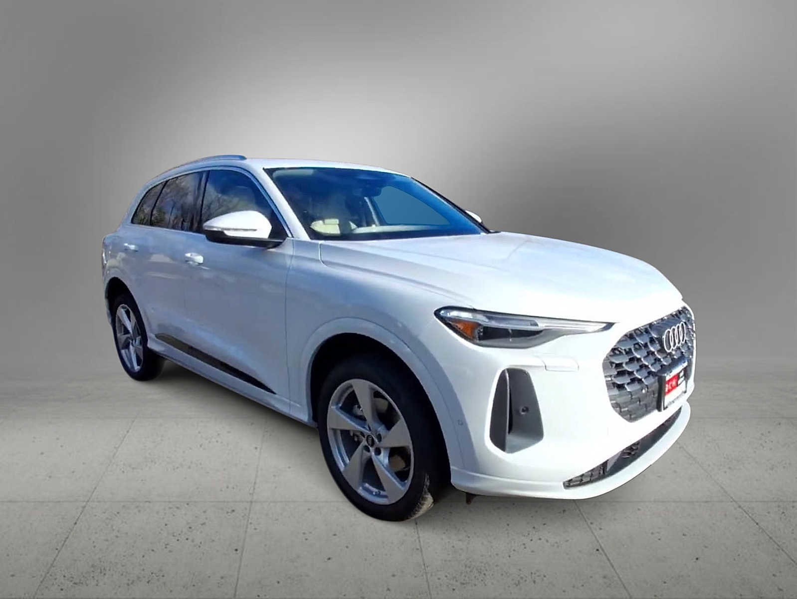 New 2025 Audi Q5 Premium Plus image 2