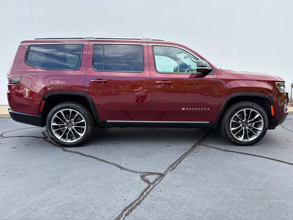 Used 2023 Jeep Wagoneer Series III w/ Premium Group I AWD/4WD image 9