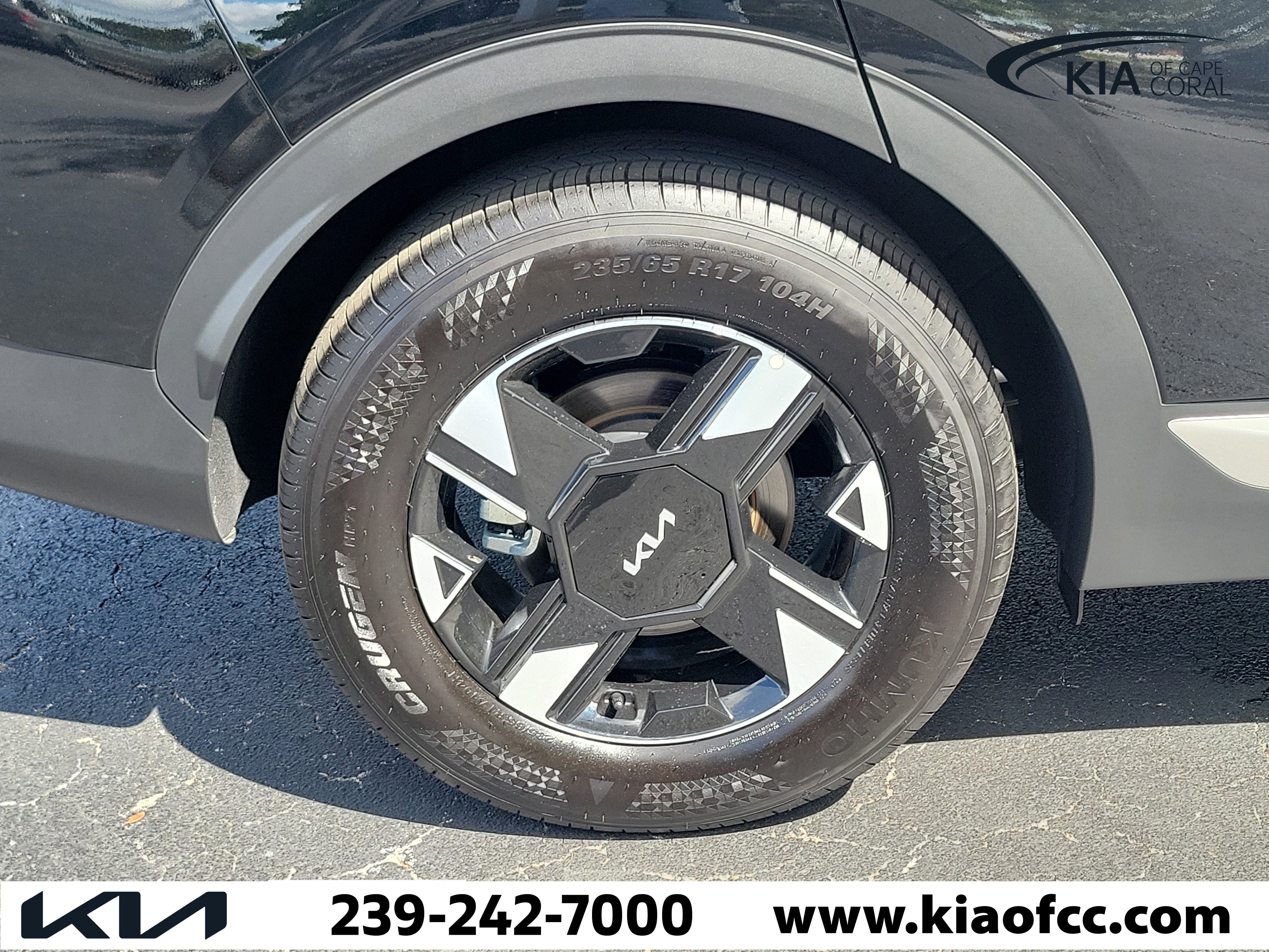 Used 2026 Kia Sportage LX image 9