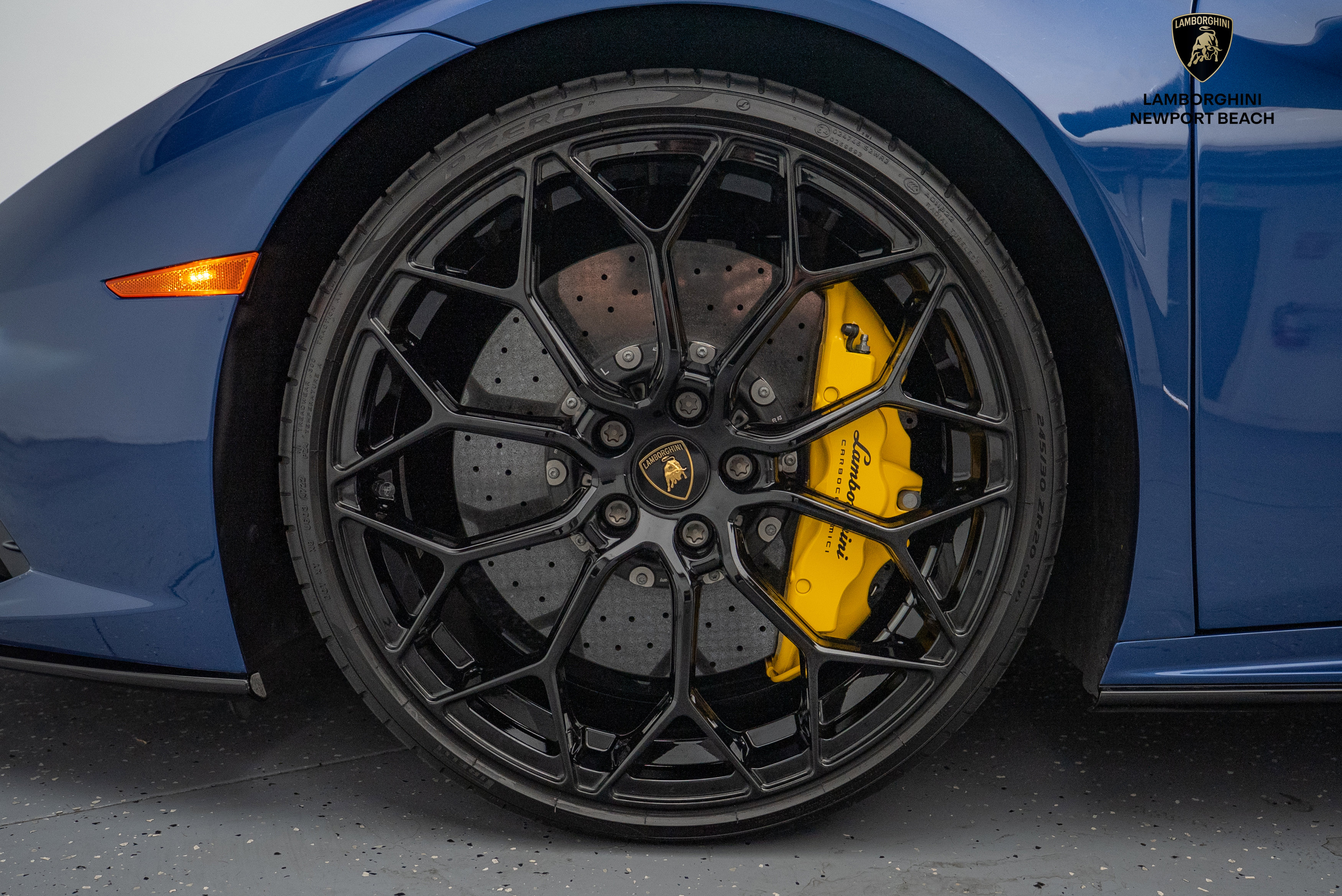 Used 2023 Lamborghini Huracan EVO image 39