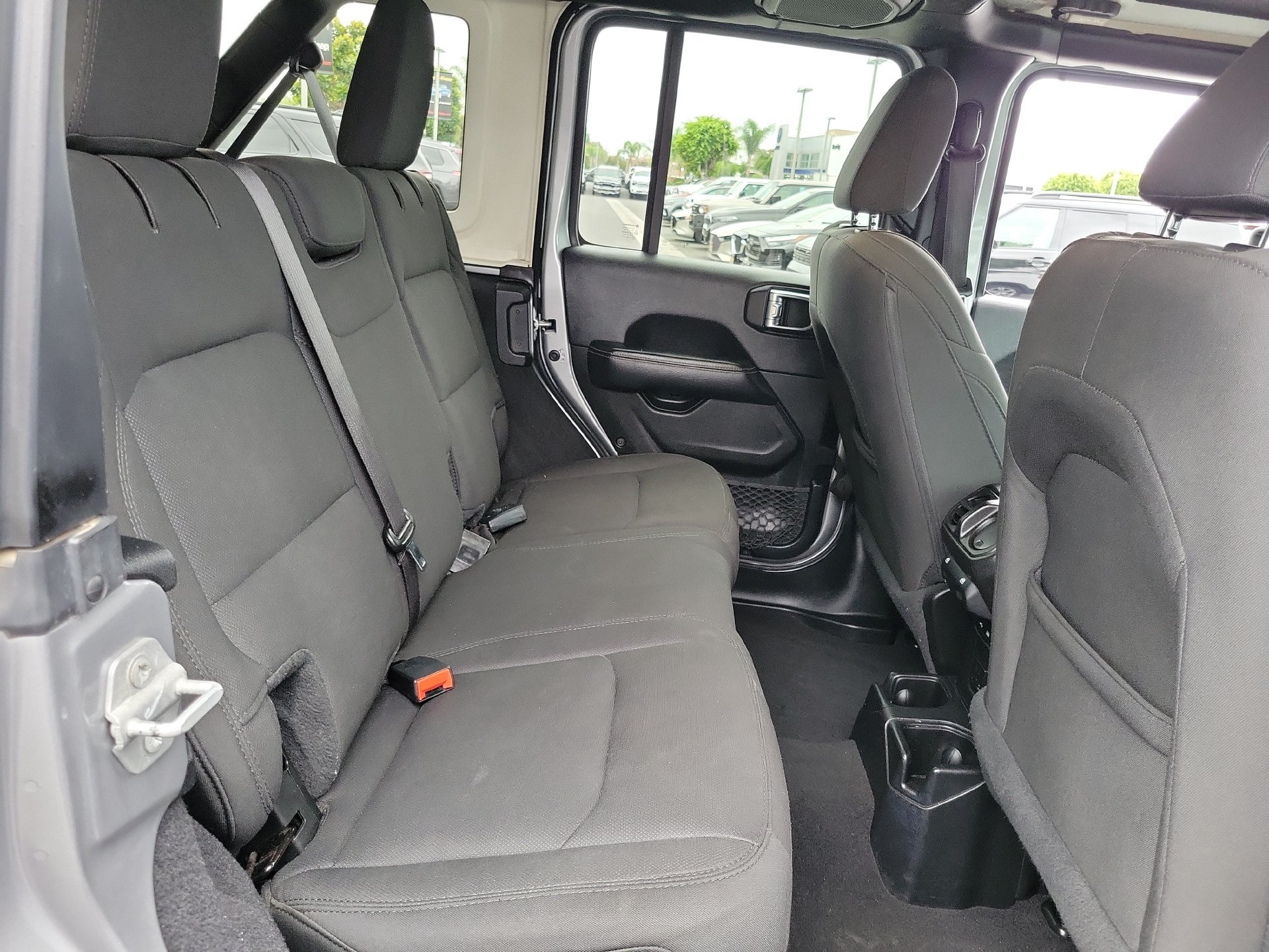 Used 2020 Jeep Wrangler Unlimited Sahara AWD/4WD image 23