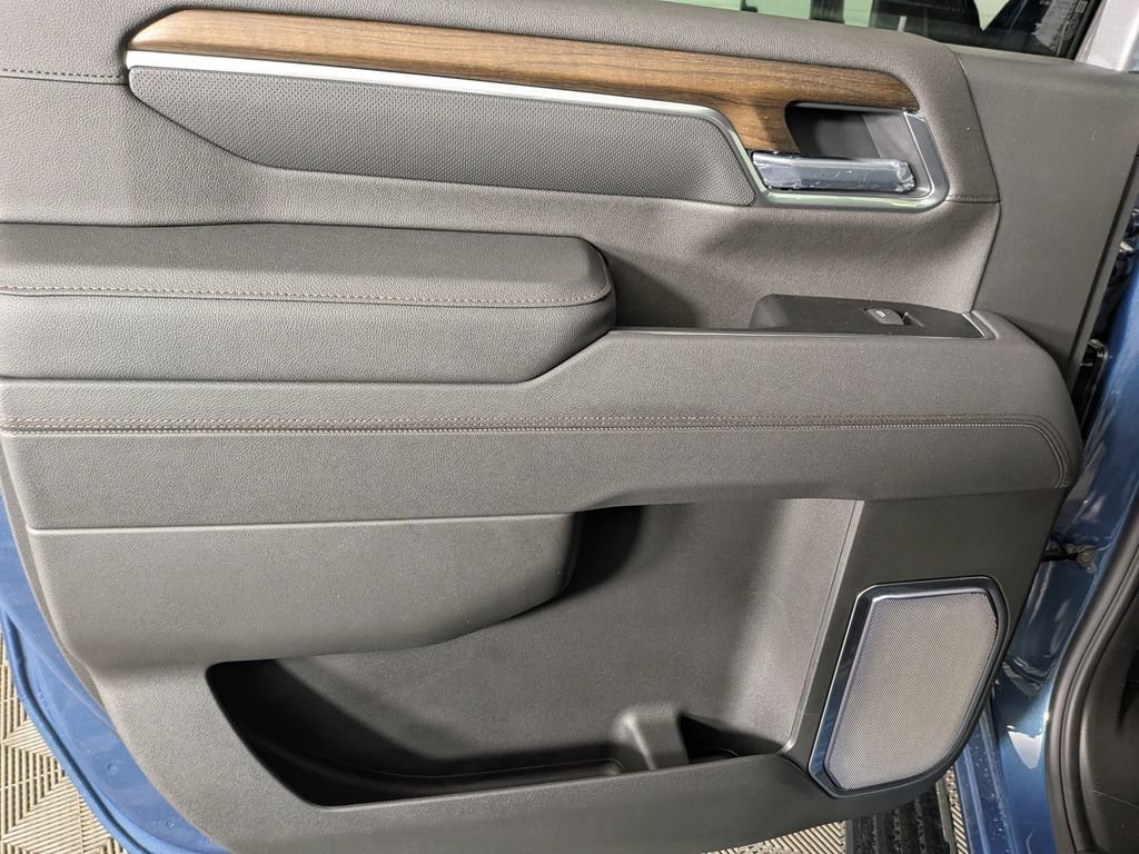 New 2026 Chevrolet Silverado 2500 High Country w/ High Country Premium Package AWD/4WD image 28