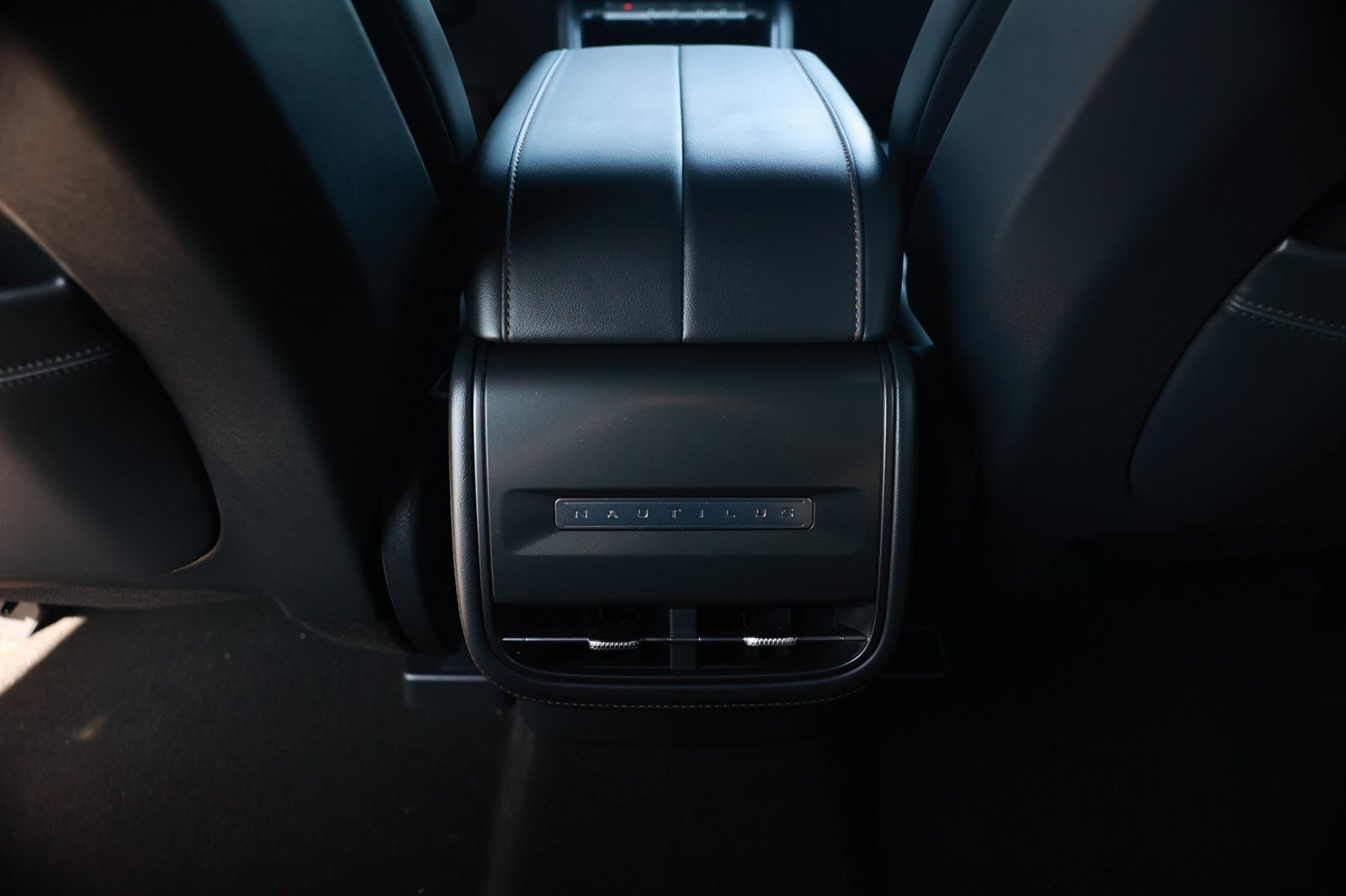 Used 2024 Lincoln Nautilus Premier w/ Jet Appearance Package AWD/4WD image 39
