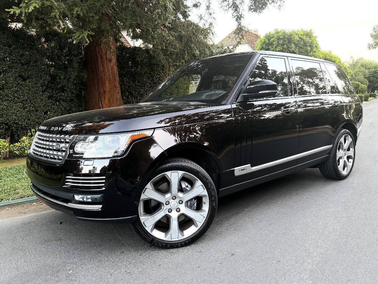 Used 2017 Land Rover Range Rover Long Wheelbase Autobiography AWD/4WD image 2
