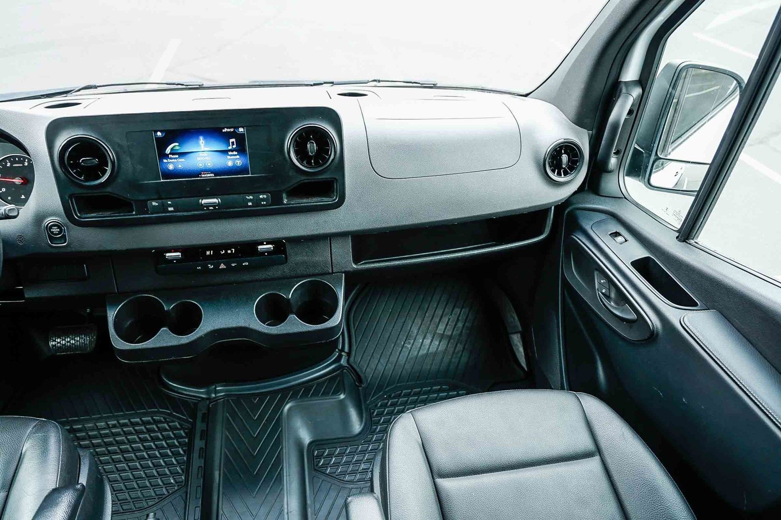 Used 2023 Mercedes-Benz Sprinter 144 Cargo image 15