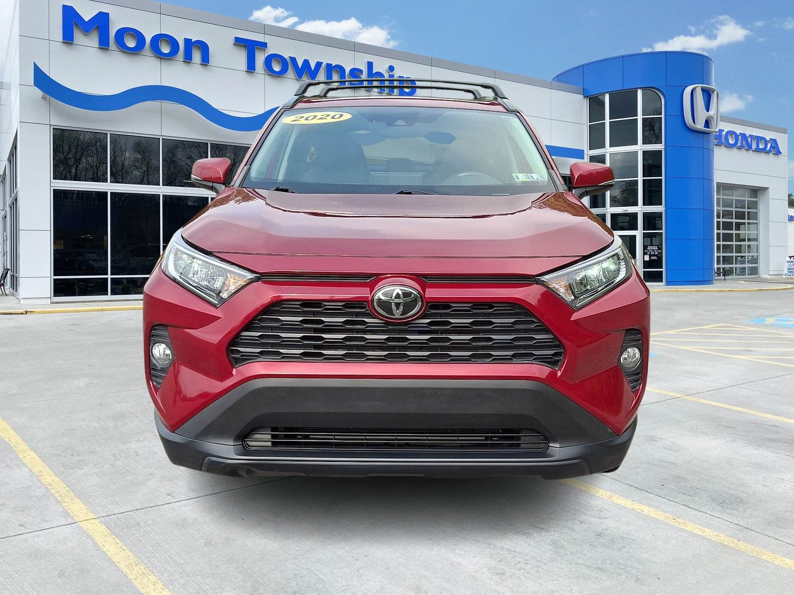 Used 2020 Toyota RAV4 XLE w/ Convenience Package AWD/4WD image 2