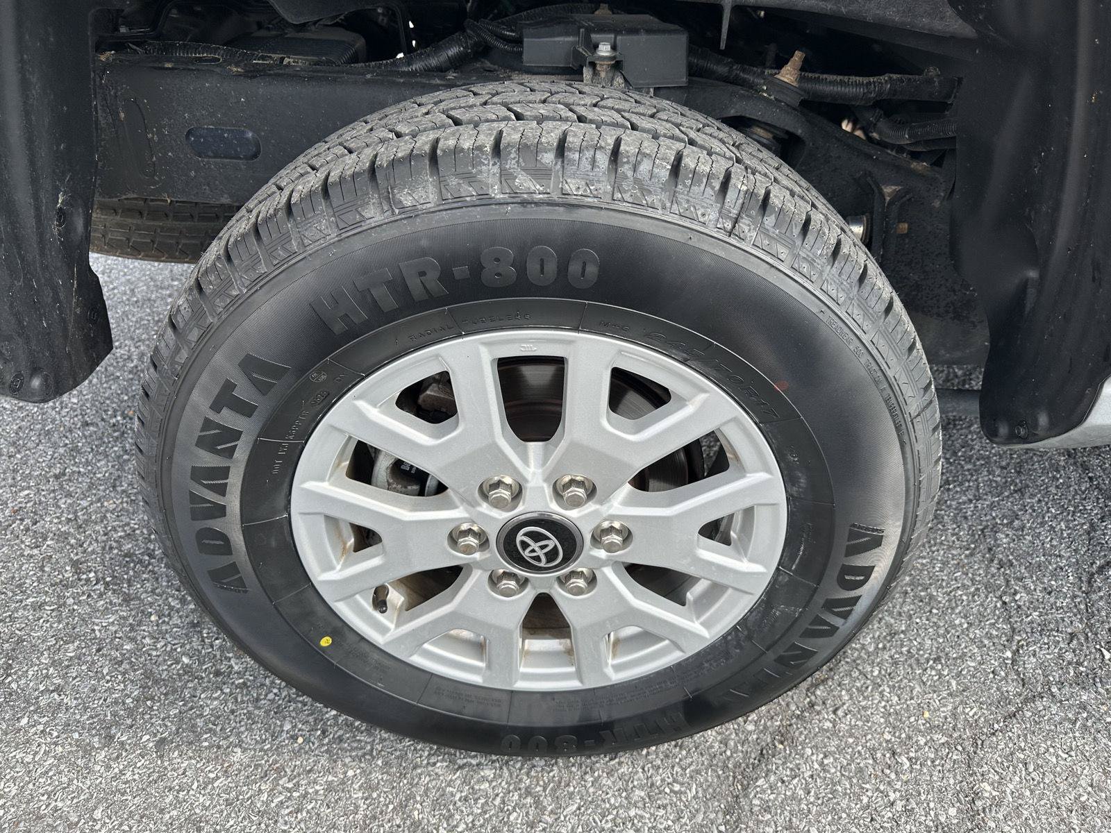 Used 2024 Toyota Tacoma SR5 AWD/4WD image 11